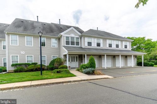 1005 Eagles Chase Dr, Trenton, NJ 08648-2556
