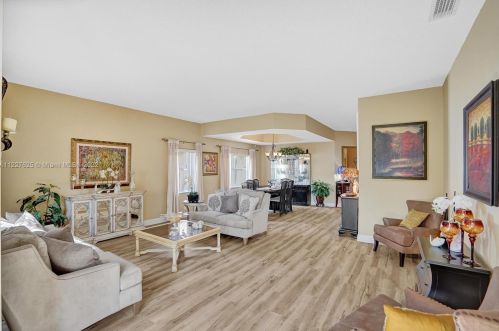 1021 185th Ter, Hollywood, FL 33029-3650