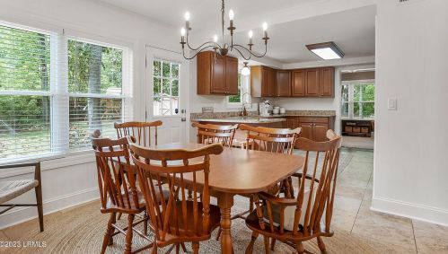 989 Dowlingwood Dr, Beaufort SC  29902-6323 exterior