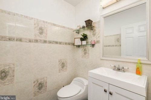 117 Alpine Dr, Leesburg VA  20175-6126 exterior