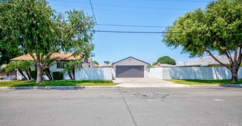 10307 Park St, Bellflower CA  90706-6028 exterior