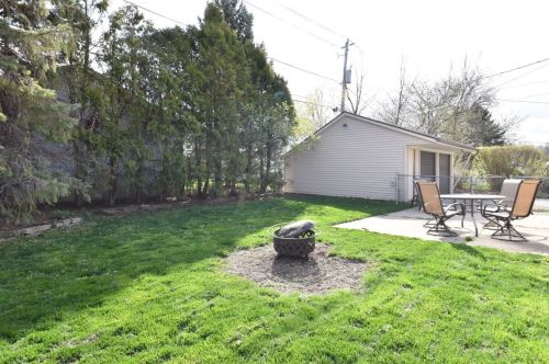 4902 Kinnickinnic Riv Pkwy, Milwaukee WI 53219-3277 exterior