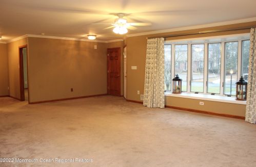 35 Schoener Dr, Bricktown, NJ 08723-6654