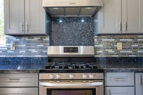 681 Spg Dr, Hollister CA  95023-3468 exterior
