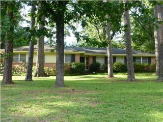 1409 Wedgewood Dr, Montgomery, AL 36111-1405