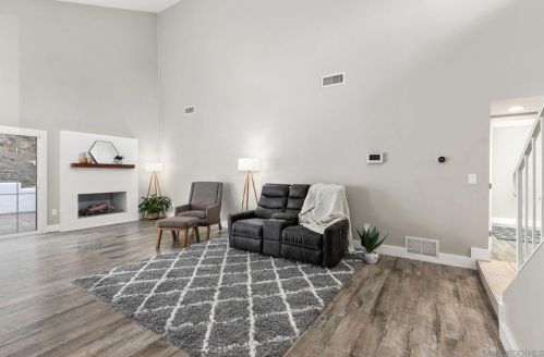 6737 Winding Creek Dr, San Diego, CA 92119-1145