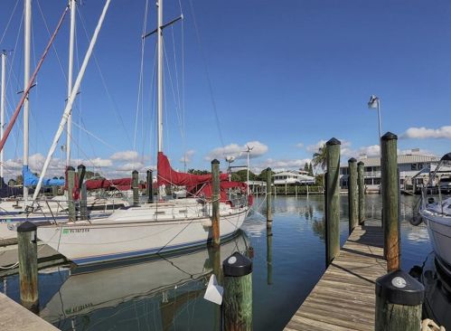 8313 Lightfoot Dr, Nokomis FL  34275-3211 exterior