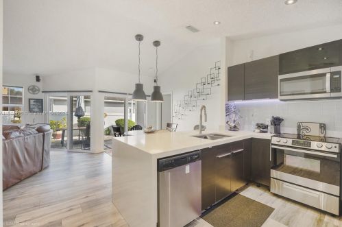 12012 13 St, Hollywood FL  33026-3876 exterior