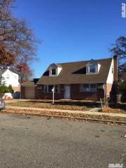 553 Keller Ave, Floral Park NY  11003-3734 exterior