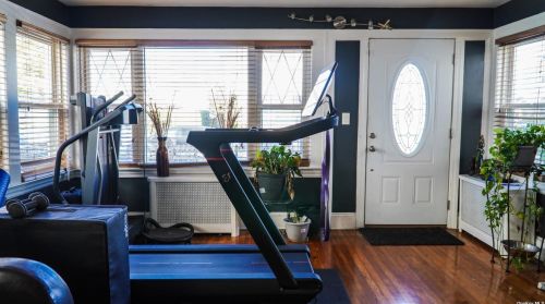 221-30 103rd Ave, Jamaica, NY 11429-1218