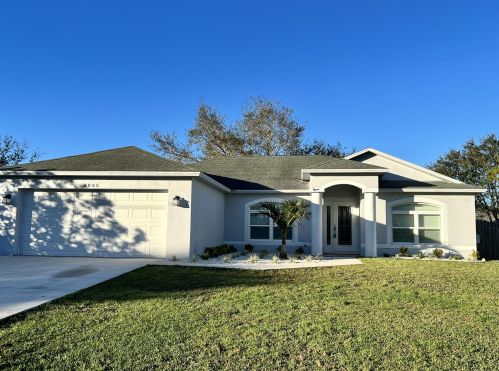2055 Bellevue Ave, Fort Pierce FL  34953-1000 exterior
