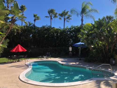 4290 Gulfstream Dr, Naples, FL 34112-6827