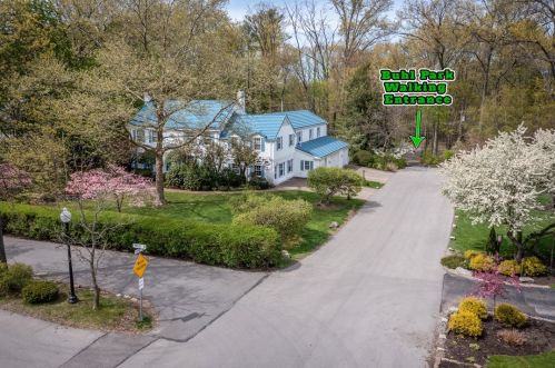 1355 Yahres Rd, Hermitage PA  16146-3643 exterior