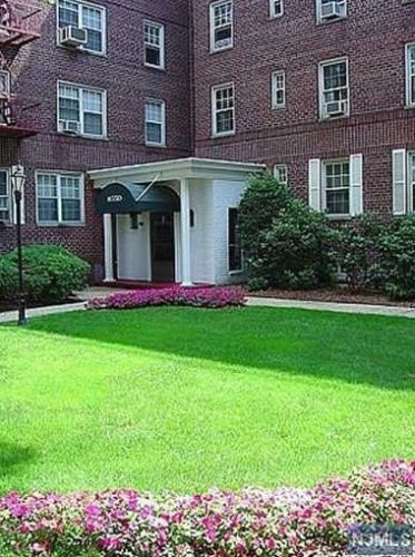 8450 Boulevard, North Bergen NJ  07047-6014 exterior