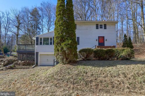 990 Sand Hill Rd, Swatara, PA 17033-2521