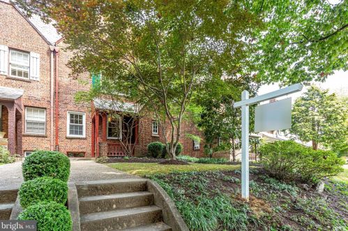 1563 44th St, Washington, DC 20007-2004
