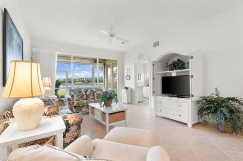 9185 Michael Cir, Naples, FL 34113-1607