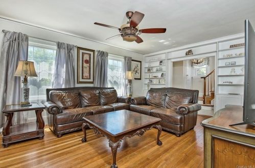 176 Davis Ave, White Plains, NY 10605-3107