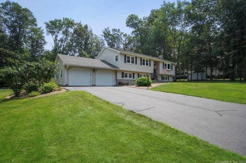 104 Irene Dr, Vernon, CT 06066-4006