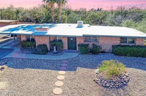 2261 Rainbow Vis Dr, Tucson AZ 85712-2914 exterior