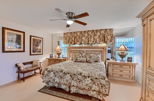 8425 Springlake Dr, Boca Raton FL  33496-4904 exterior