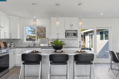 3877 Village Rd, Concord CA  94519-1139 exterior