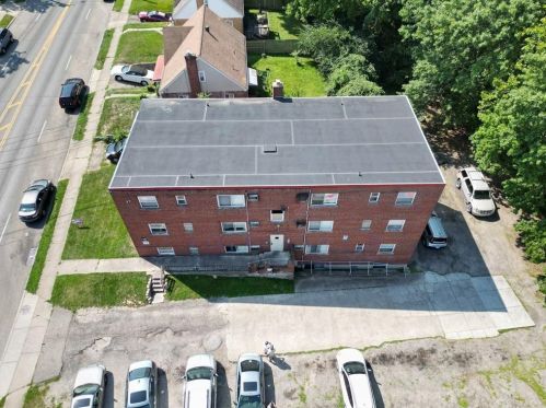 8121 Daly Rd, Cincinnati OH 45231-5702 exterior