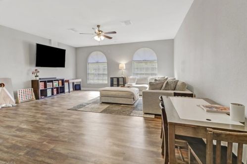 95 12th Ave, Naples FL  34120-3353 exterior