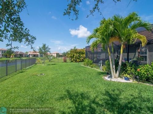 1745 Berkshire Cir, Vero Beach FL 32968-6715 exterior