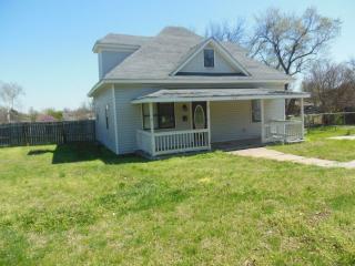 1601 10th St, Chickasha, OK 73018-5611