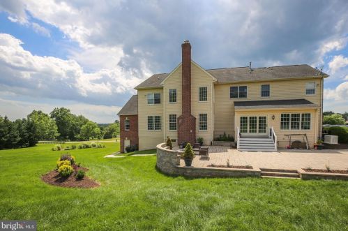 17674 Tobermory Pl, Leesburg VA  20175-7052 exterior