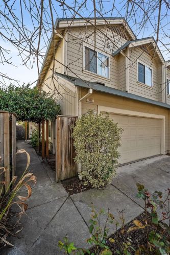 928 Naify Ln, Santa Rosa, CA 95407-6323