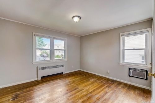 1317 Union Ave, Floral Park NY  11003-2610 exterior