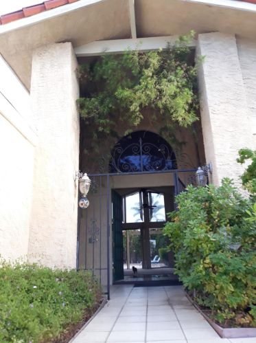 28 Lincoln Pl, Rancho Mirage CA  92270-1927 exterior