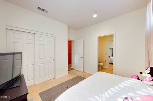 3120 Lisbon Ln, Oxnard CA 93036-7623 exterior