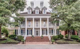 7 Abbeywood Ct, Nashville, TN 37215-6142