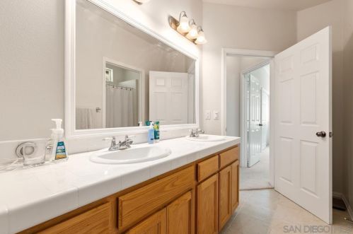 3217 Fairway Dr, La Mesa CA  91941-8049 exterior