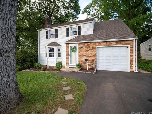 54 Buell St, North Haven, CT 06473-4311