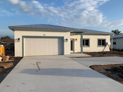115 Oakridge Dr, Fort Pierce, FL 34984-4934