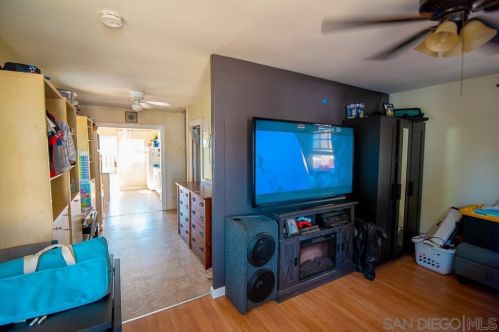 740 Toyne St, San Diego, CA 92102-4642