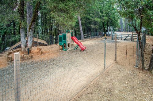 13425 Wild Life Ln, Grass Valley CA  95945-7928 exterior