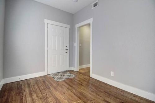 814 Elsbeth St, Dallas TX 75208-4127 exterior