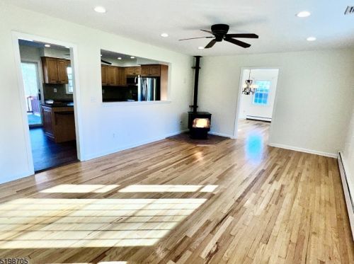 15 Forest Hill Dr, Flemington, NJ 08822-7127