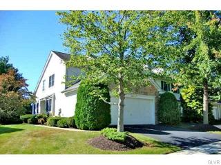 2892 Hope Ridge Dr, Easton, PA 18045-8144