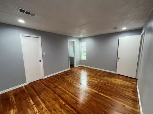 1519 Elmore Ave, Dallas, TX 75216-2565
