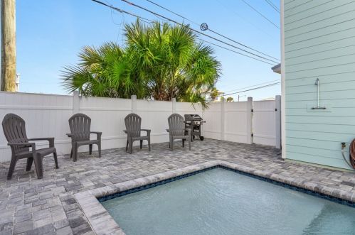 200 Pne Ave, Saint George Island FL  32328-2805 exterior