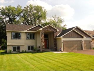 776 102nd Ave, Lino Lakes, MN 55434
