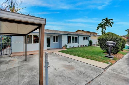 5545 6th Ave, Hialeah, FL 33013-1637