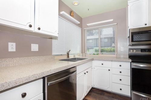 230 Eveningside Gln, Escondido CA  92026-1334 exterior