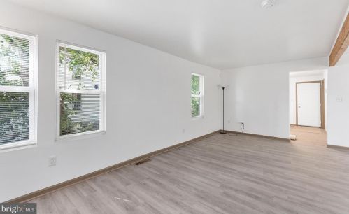 41 Roosevelt St, West Deptford NJ  08066-1028 exterior